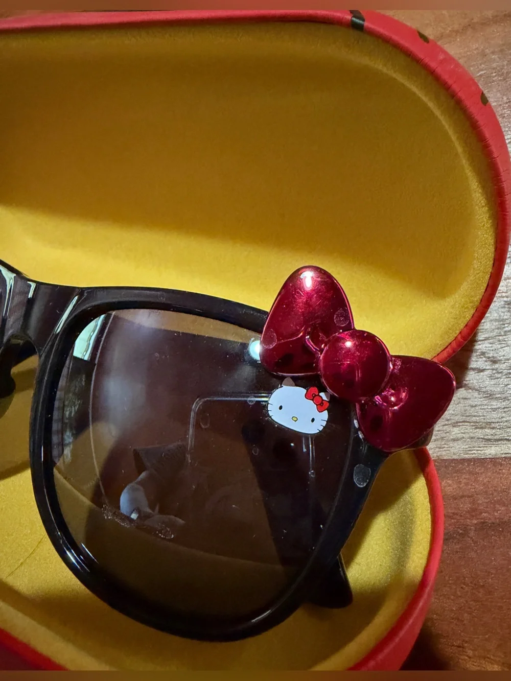 VTG 2011 Hello Kitty Sunglasses With Case.